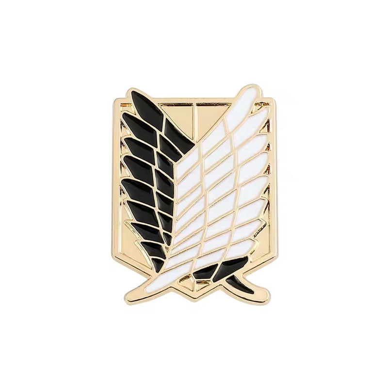 Pin Attack on Titan Black/Golden